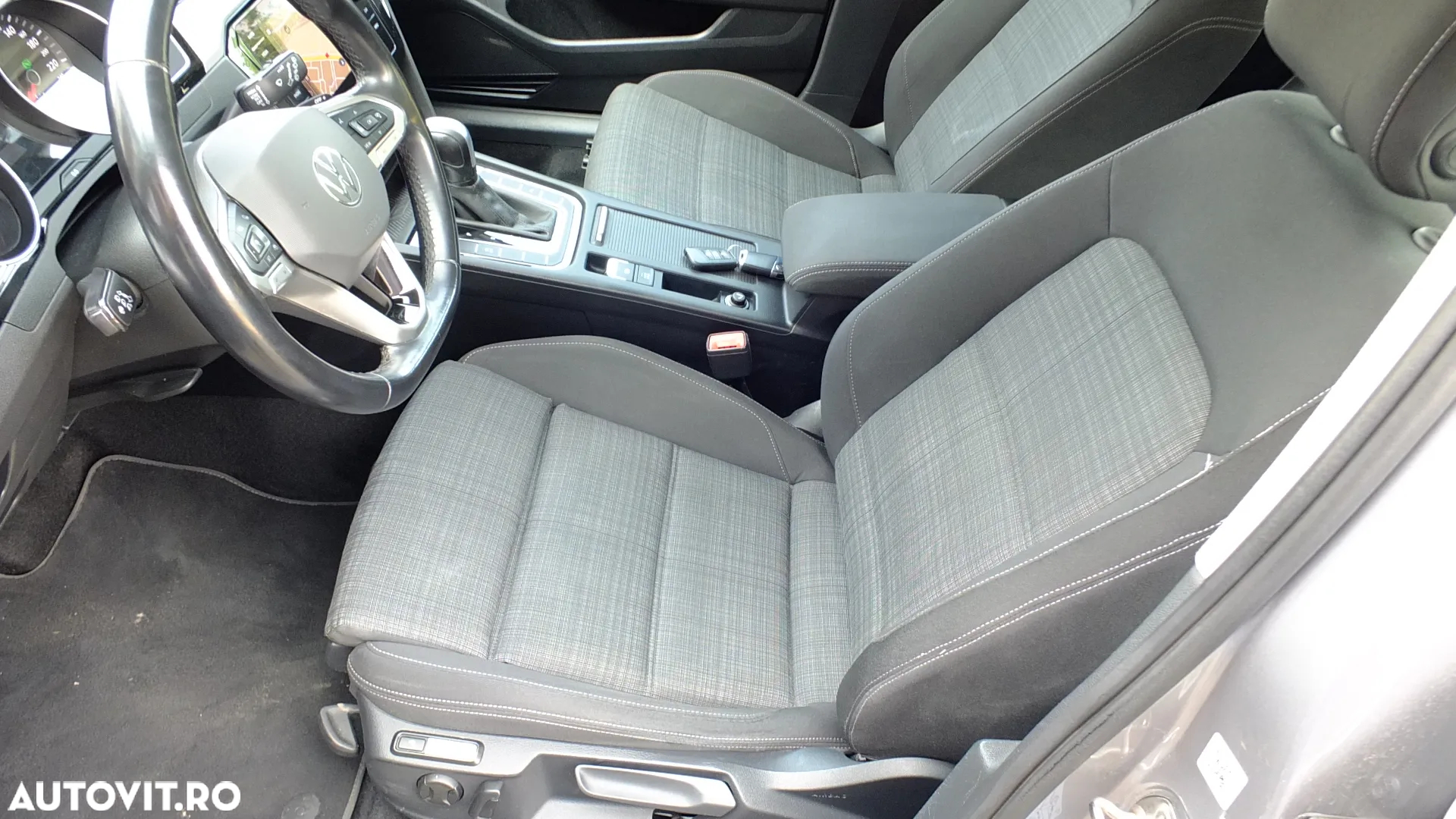 Volkswagen Passat Variant 2.0 TDI DSG Comfortline - 22