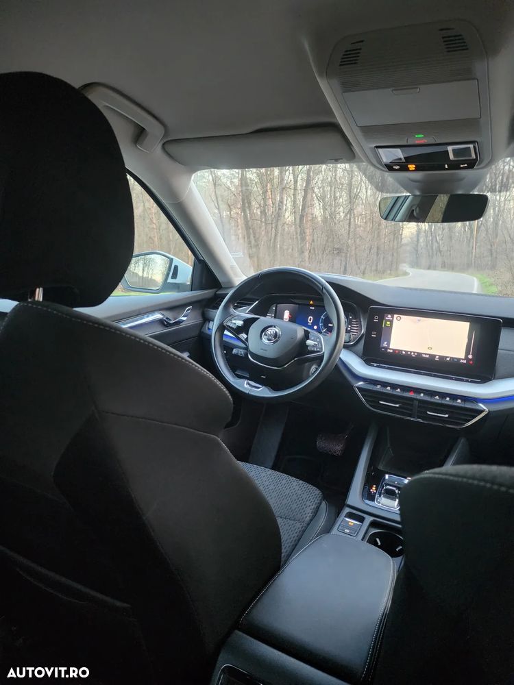 Skoda Octavia 2.0 TDI STYLE DSG - 8