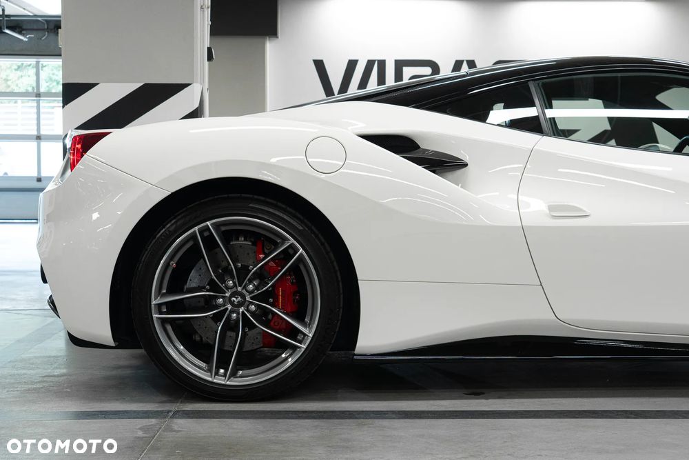 Ferrari 488 - 15
