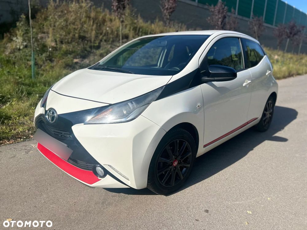 Toyota Aygo x-play - 2