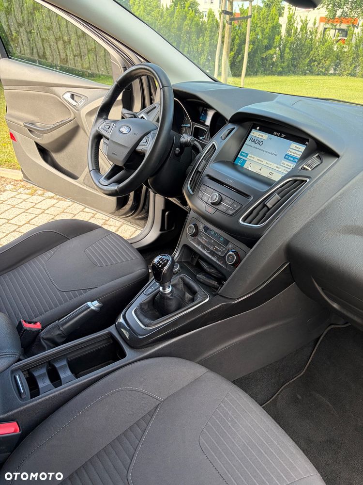 Ford Focus 1.0 EcoBoost STart-Stopp-System TITANIUM - 6