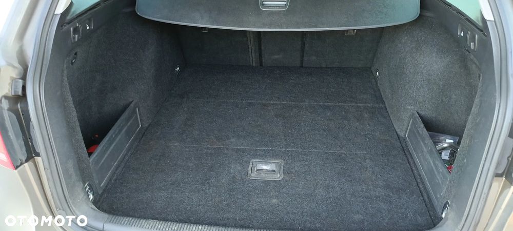 Volkswagen Passat 2.0 TDI Comfortline DSG - 18