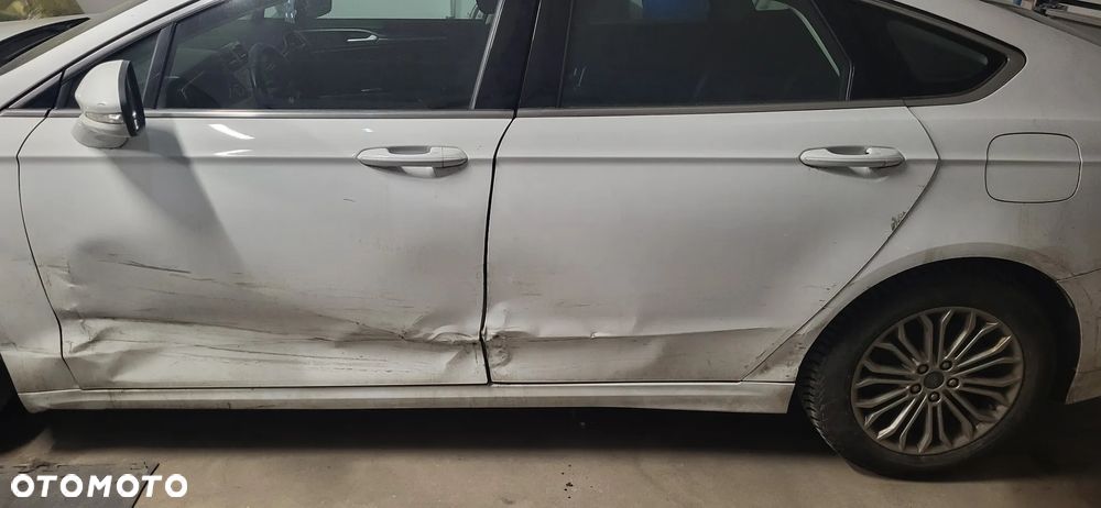 Ford Mondeo 2.0 EcoBlue Business Edition - 24