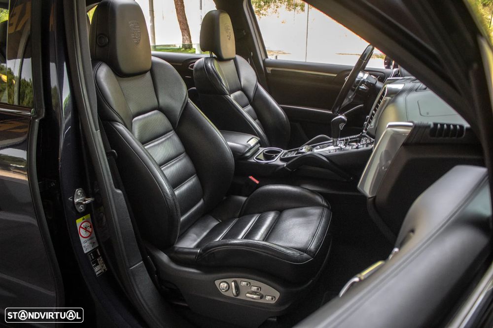 Porsche Cayenne S E-Hybrid - 32