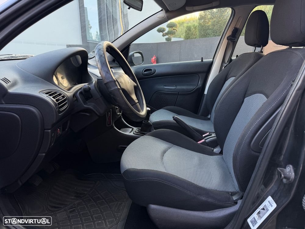 Peugeot 206 1.1 XT - 11
