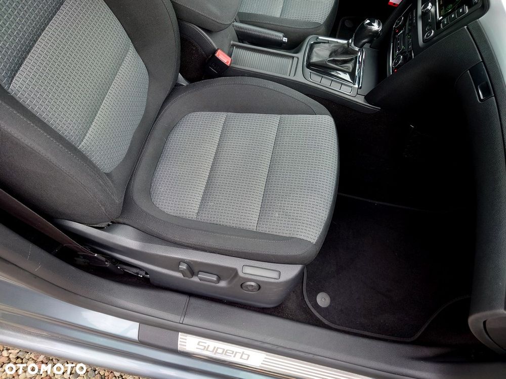 Skoda Superb 2.0 TDI Elegance DSG - 12