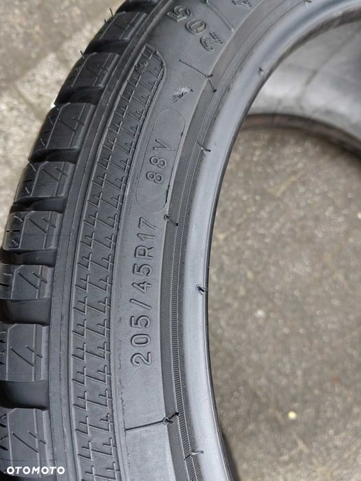 205/45R17 88V Kleber Quadraxer 2 para całoroczna PC26 - 6