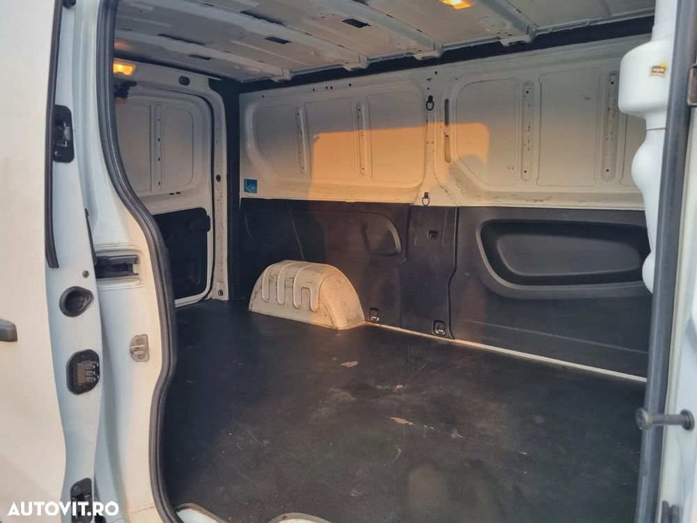 Renault Trafic FURGON - 10