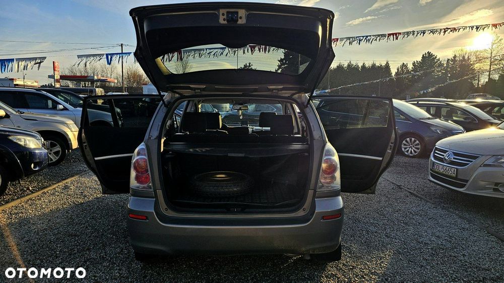 Toyota Corolla Verso - 17