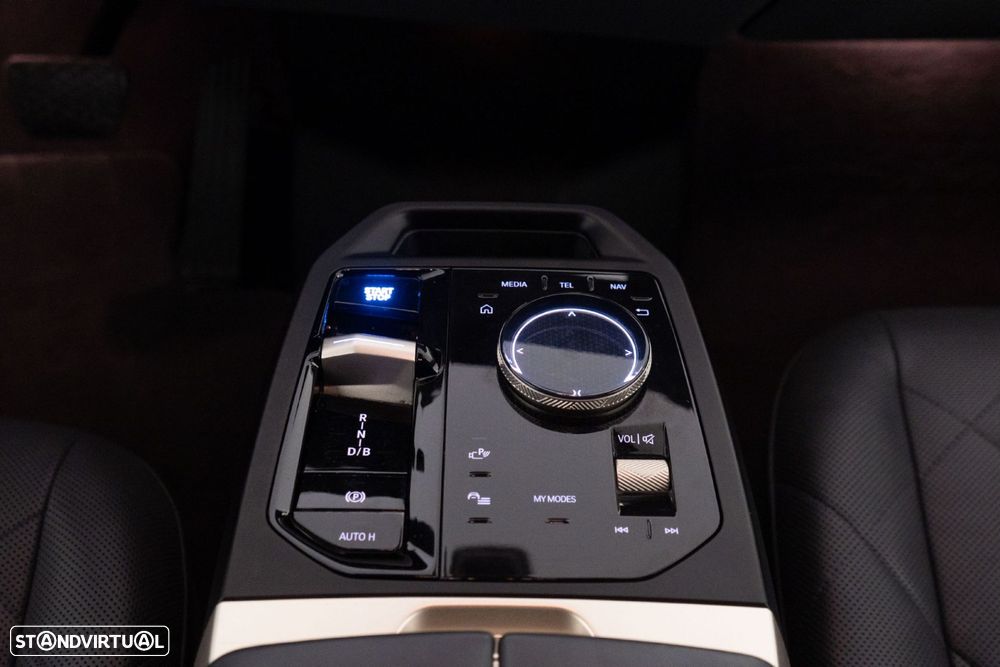 BMW iX xDrive 40 Pack Desportivo - 30