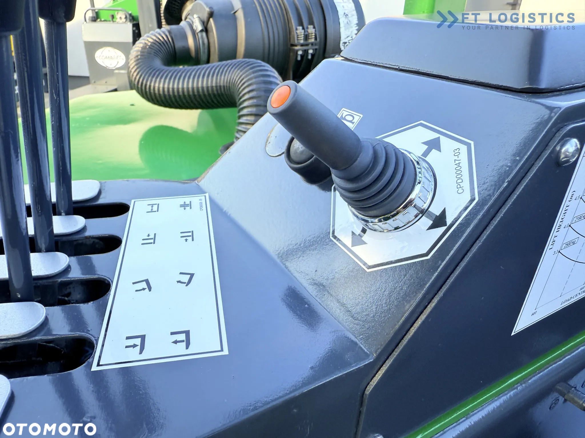 Combilift C2500CB / TRIPLEX / 5500MM / WOLNY SKOK / DIESEL / JEDYNIE 3768MTH / POZYCJONER / PRZESUW BOCZNY / NOWE OPONY / JAK NOWY / Szeroka oferta wózków czterokierunkowych i bocznych, dopasowanych do różnorodnych potrzeb i zastosowań. - 34
