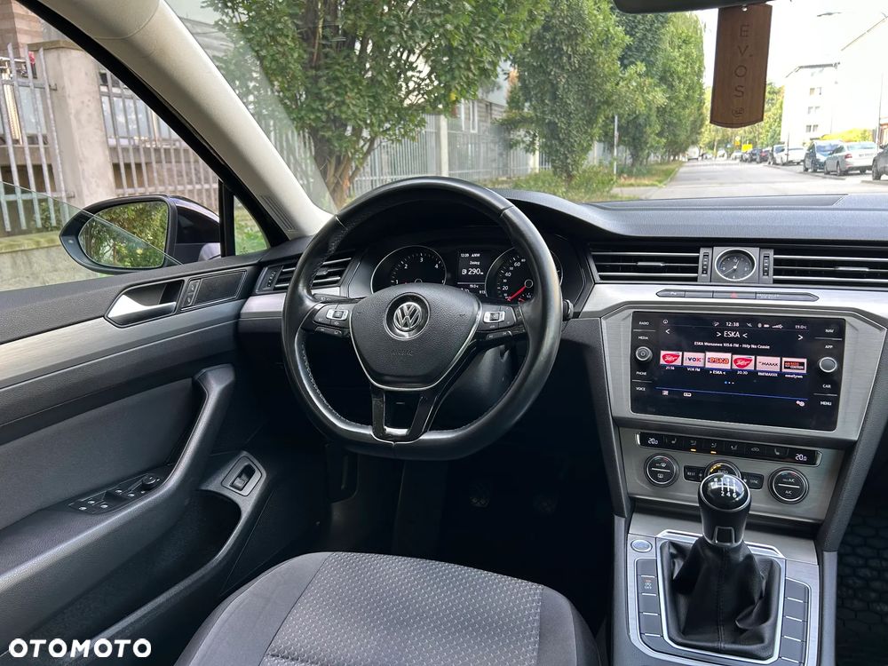 Volkswagen Passat - 14