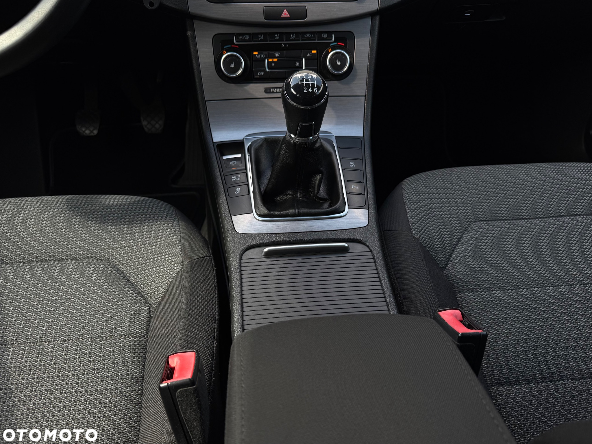 Volkswagen Passat 2.0 TDI Comfortline - 17