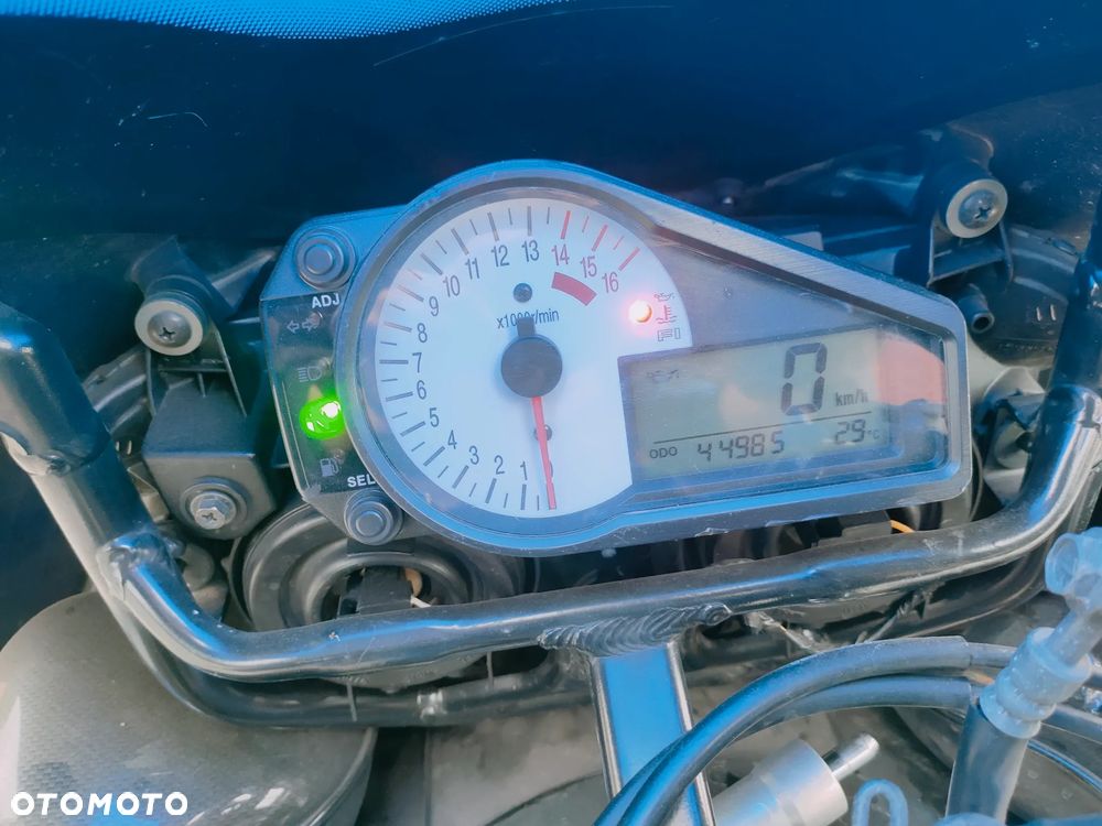 Suzuki GSX-R - 7