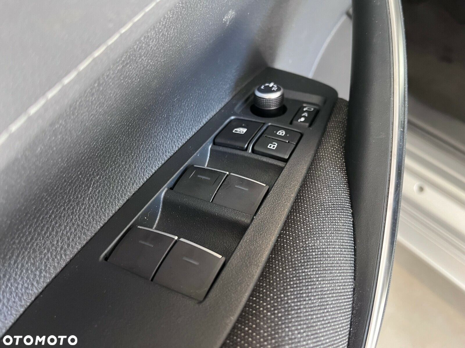 Suzuki Swace 1.8 Hybrid Premium Plus CVT - 14