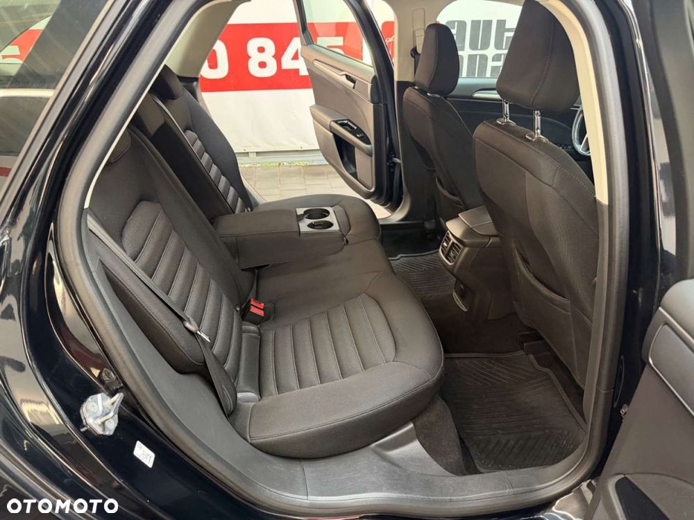 Ford Mondeo - 37