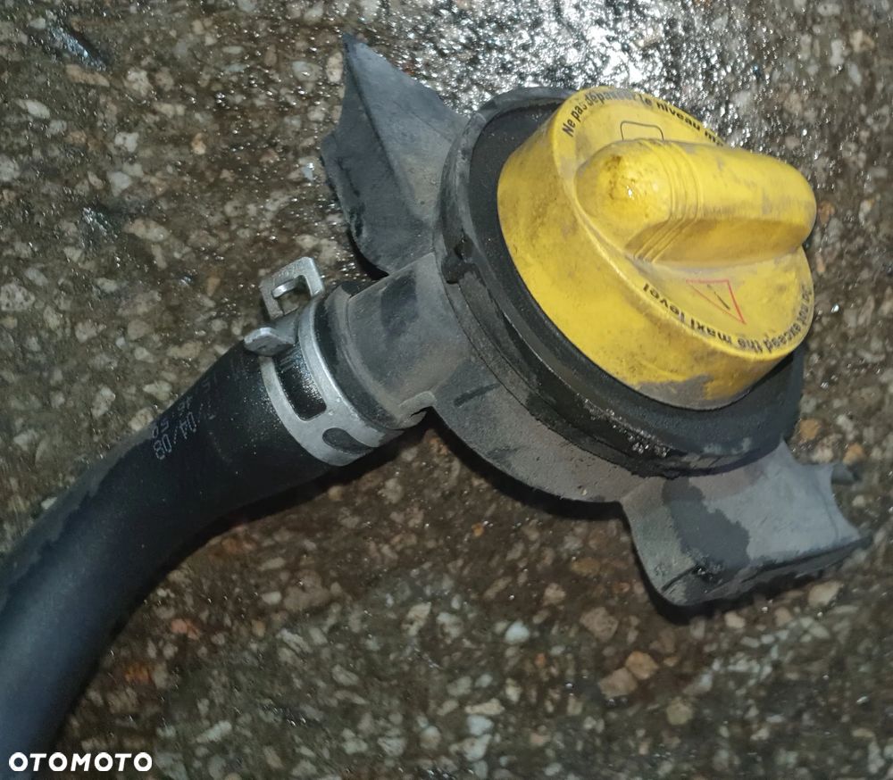 Renault Trafic II fl Vivaro Korek wlewu oleju