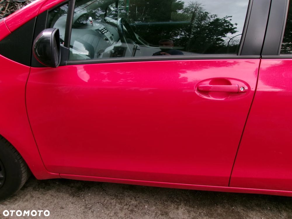 DRZWI LEWY PRZÓD  TOYOTA YARIS II 3PO  3P0 - 1