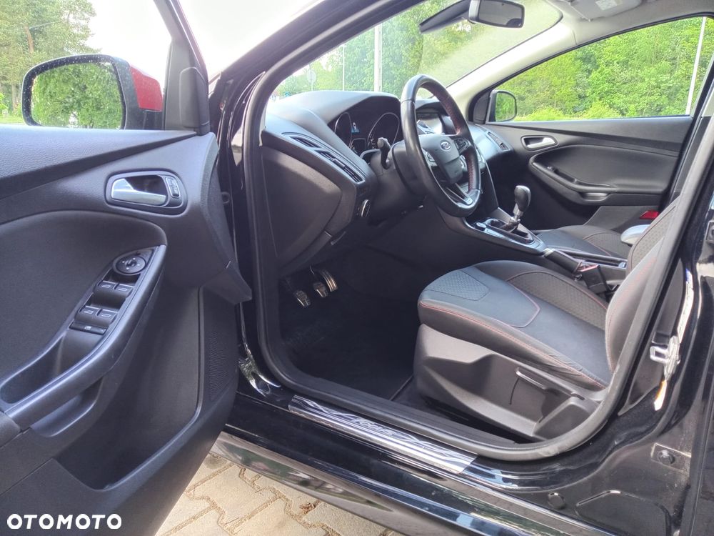 Ford Focus 2.0 TDCi ST-Line Red ASS - 10