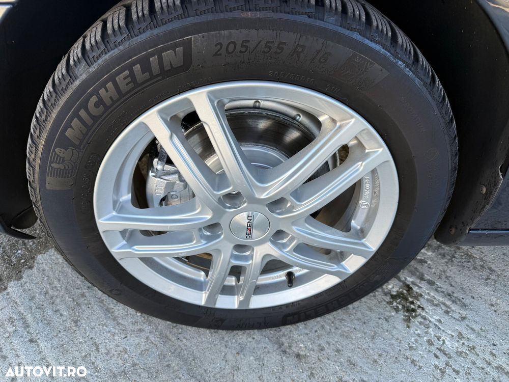 Volkswagen Golf - 28