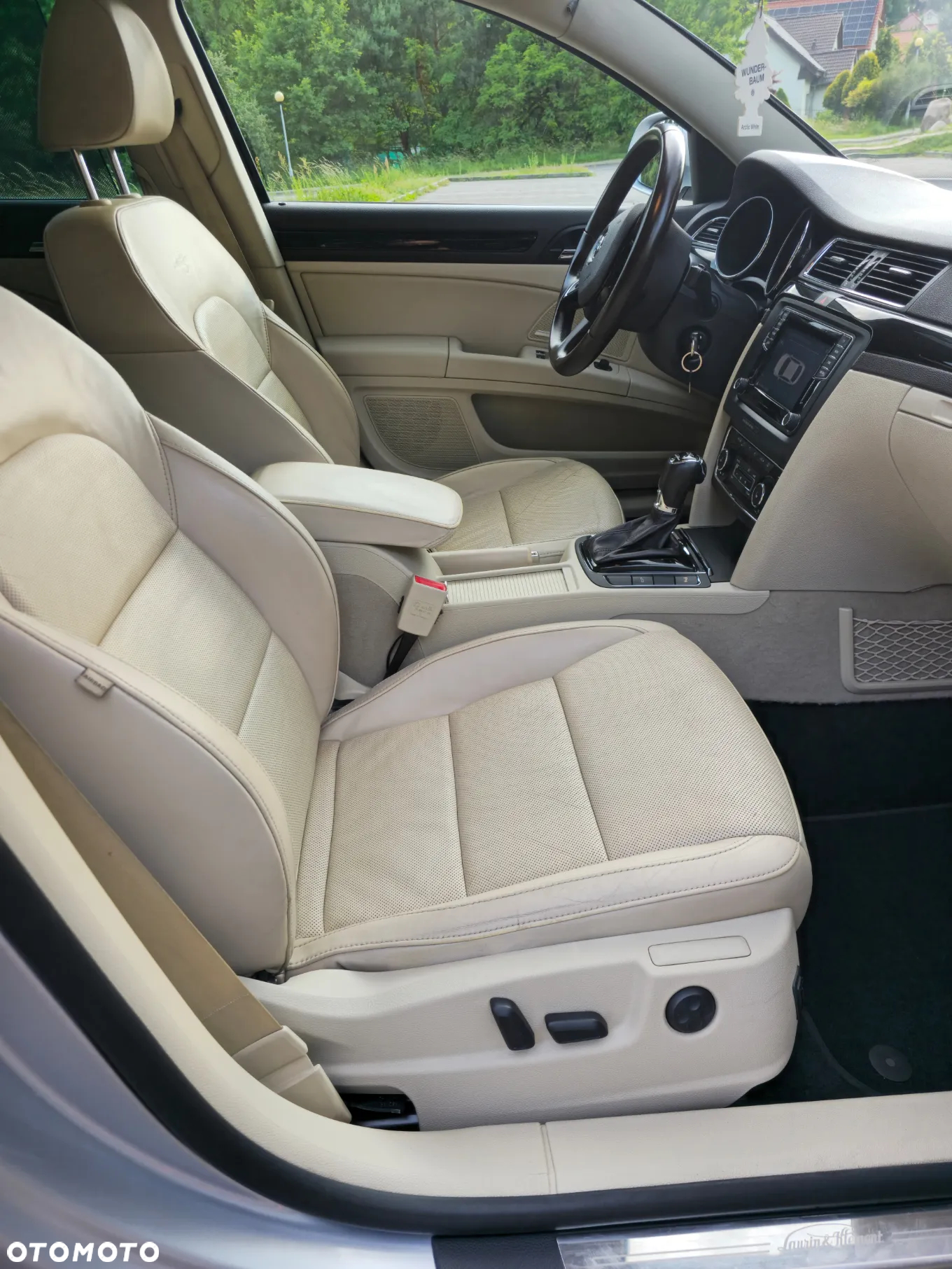 Skoda Superb 2.0 TDI 4x4 L&K DSG - 17