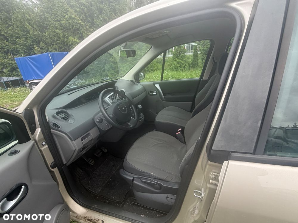 Renault Scenic 1.6 16V 110 Dynamique - 9