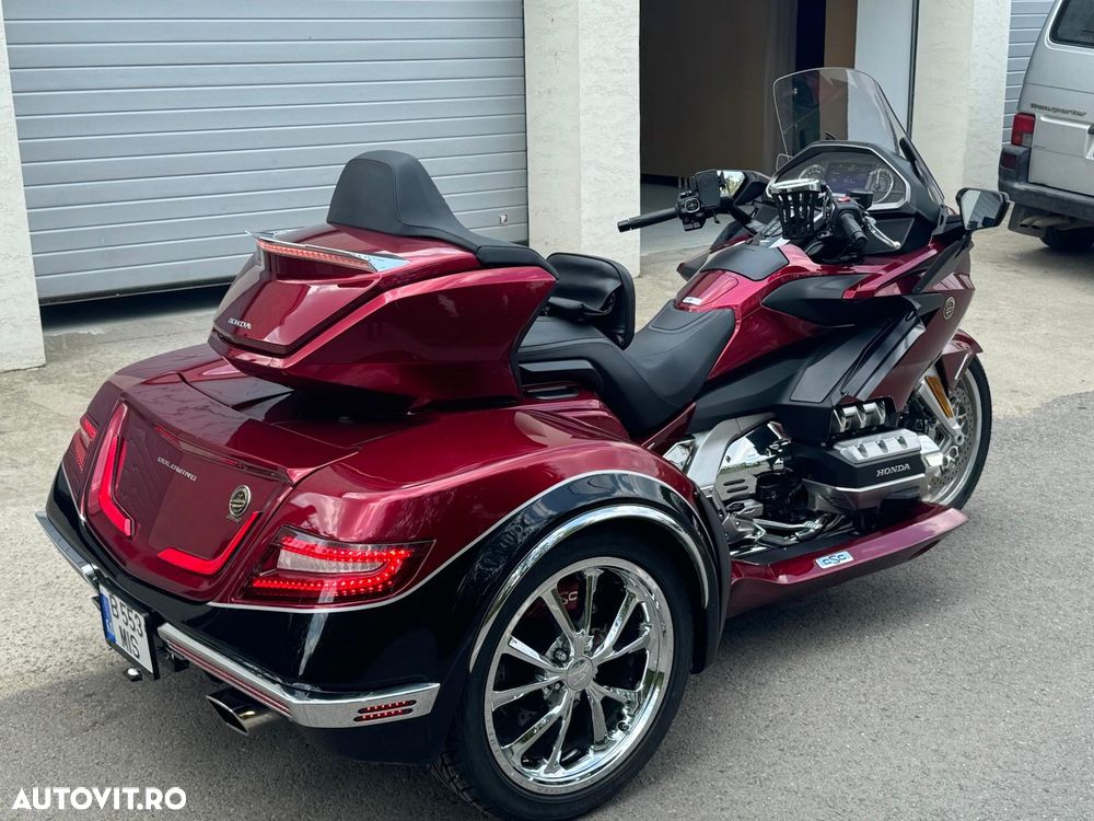 Honda GL 1800 Gold Wing - 2