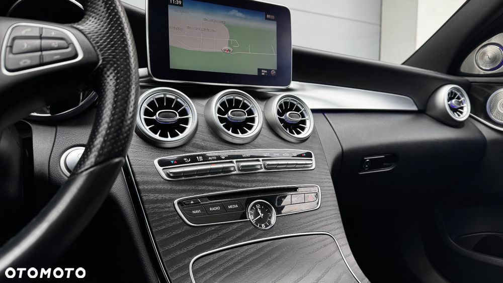 Mercedes-Benz Klasa C 300 9G-TRONIC AMG Line - 23