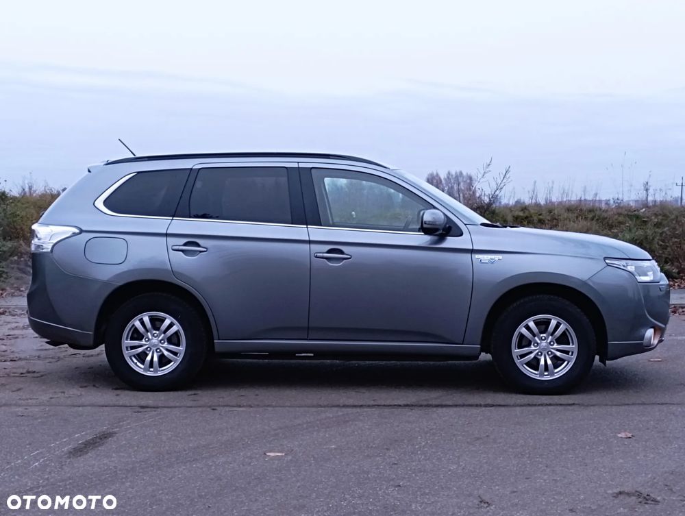 Mitsubishi Outlander - 14