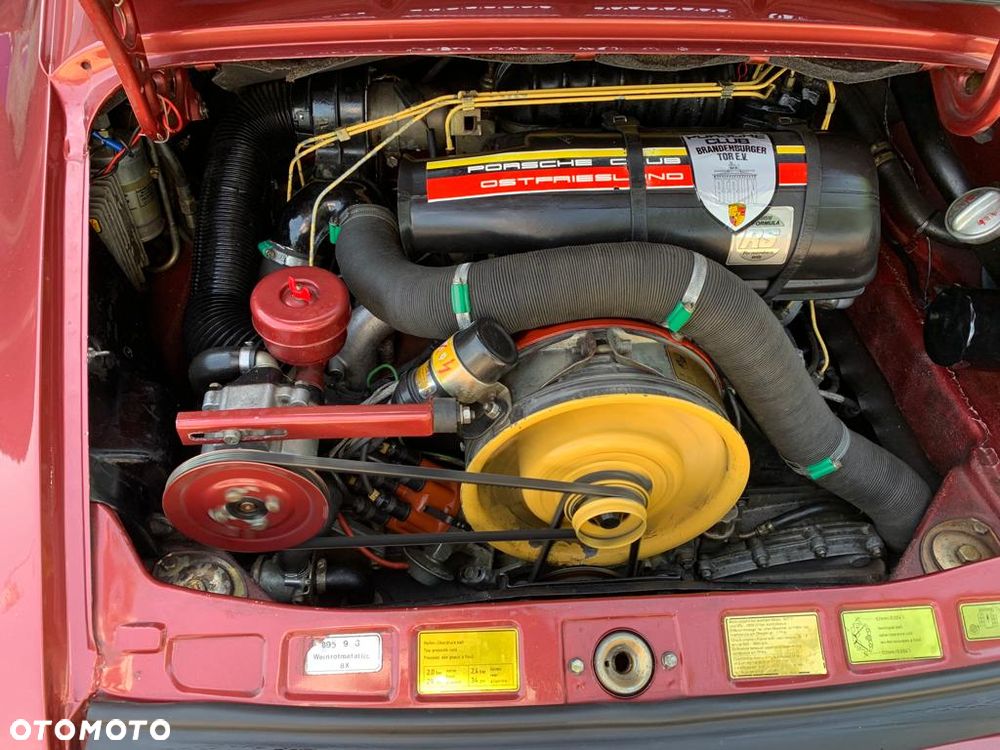 Porsche 911 - 32