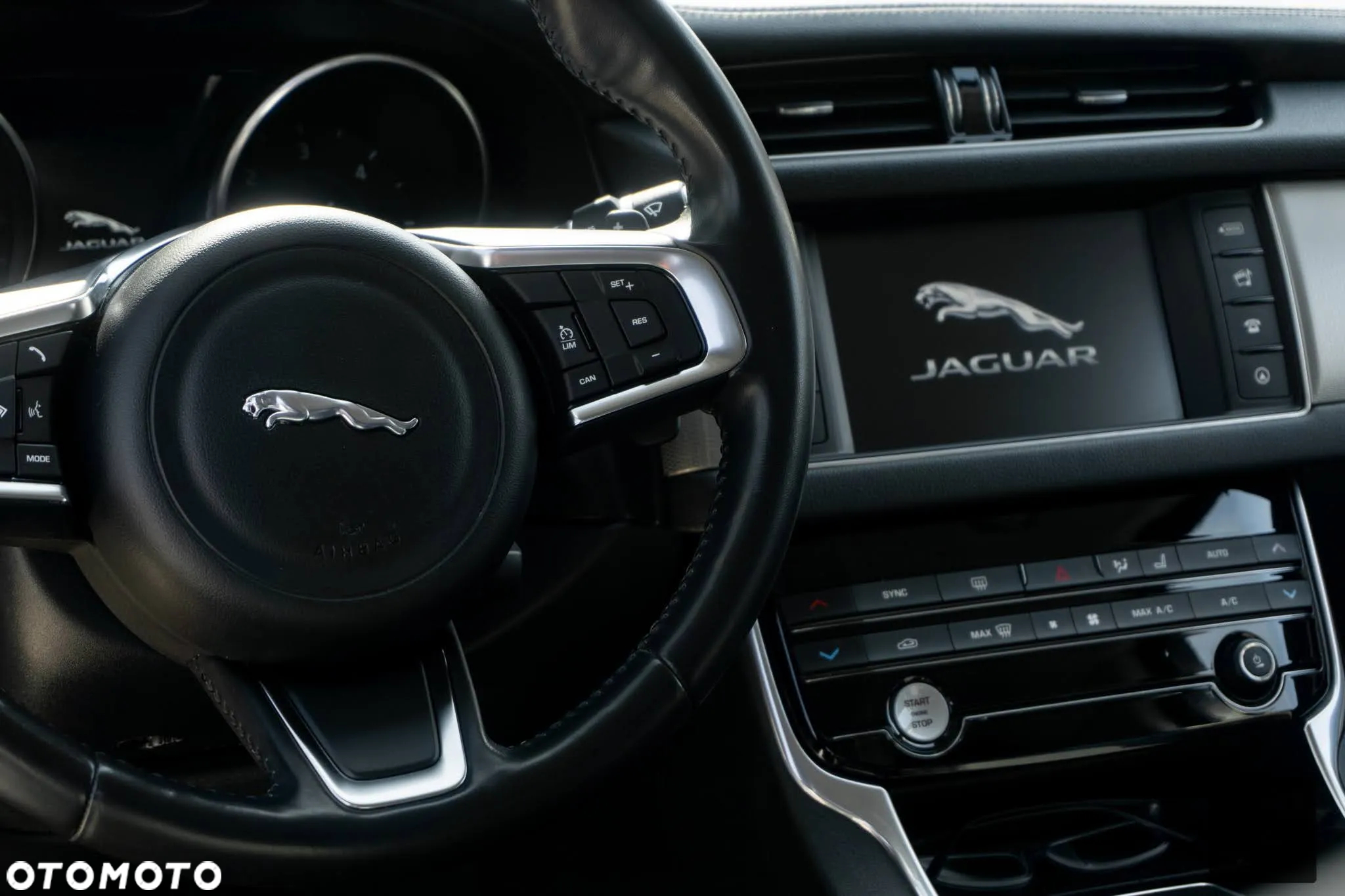 Jaguar XF 2.0 i4D Prestige - 17