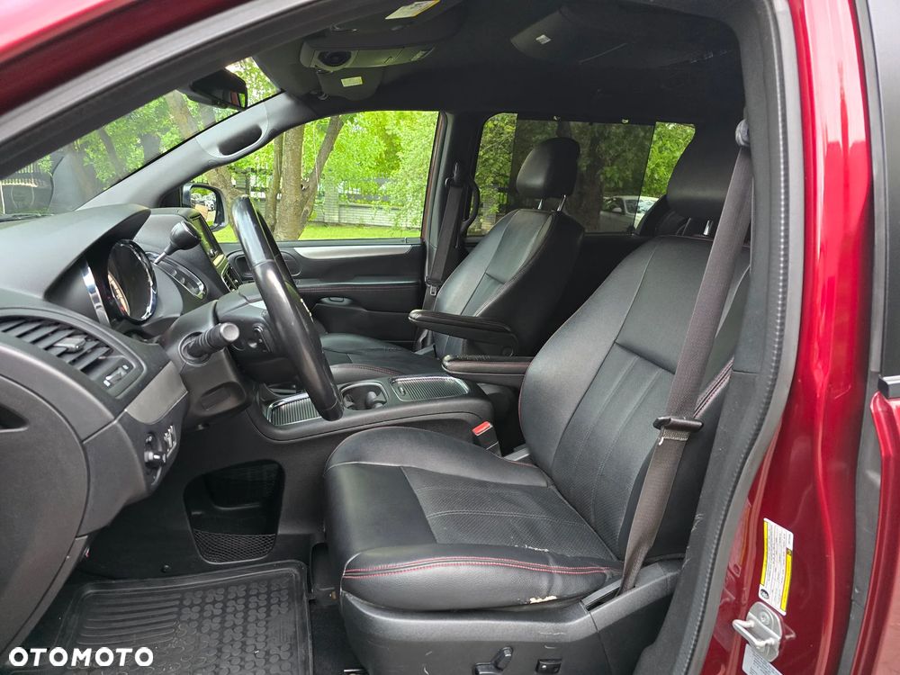 Dodge Grand Caravan - 13