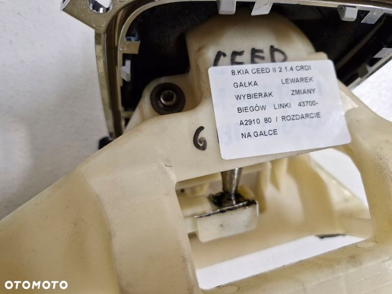 KIA CEED II 1.4 CRDI GAŁKA LEWAREK WYBIERAK ZMIANY BIEGÓW LINKI 43700-A2910 - 2