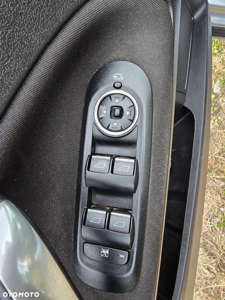 Ford Mondeo - 17