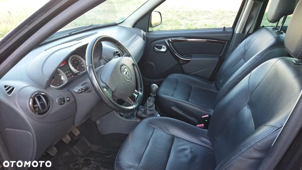 Dacia Duster 1.6 16V 4x4 Prestige - 9