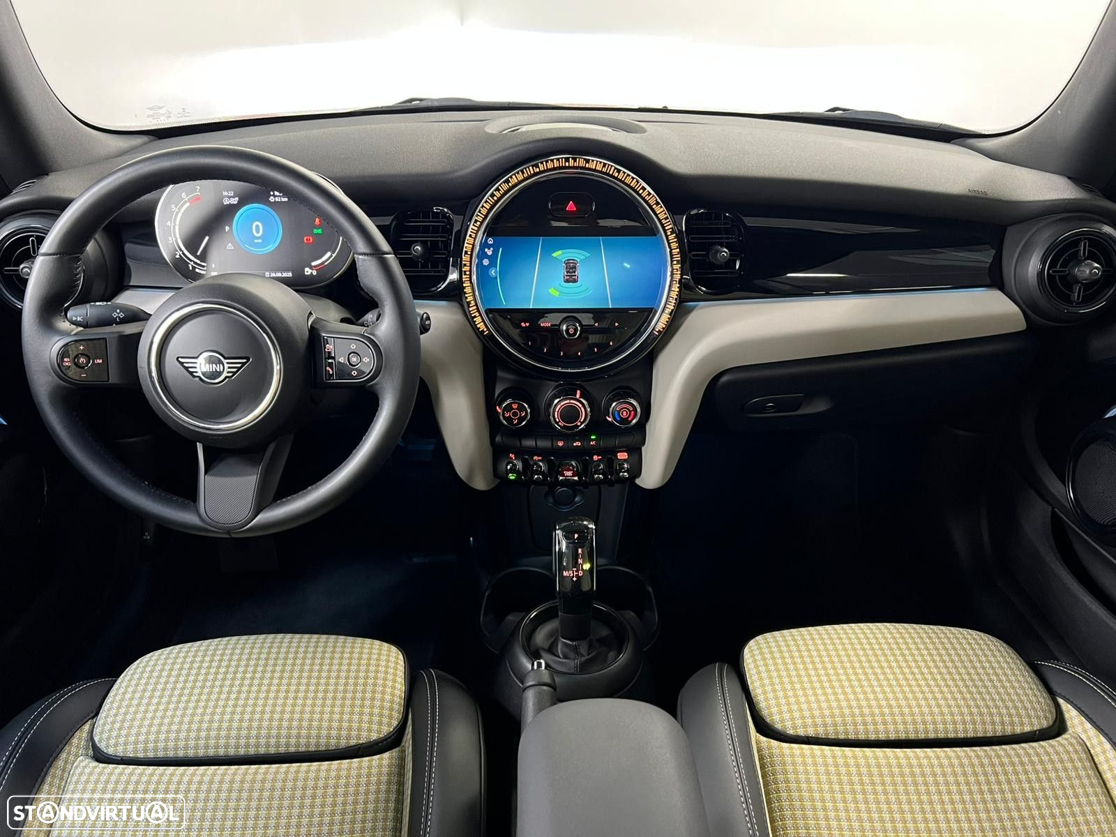 MINI Cabrio Cooper Auto - 15