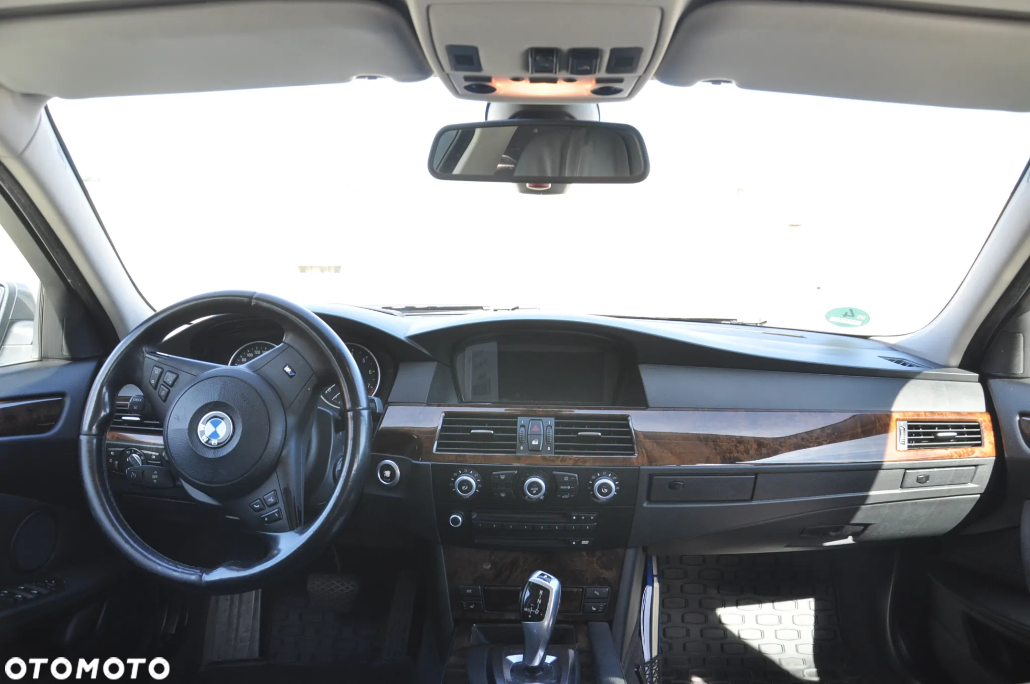 BMW Seria 5 530xi Touring - 11