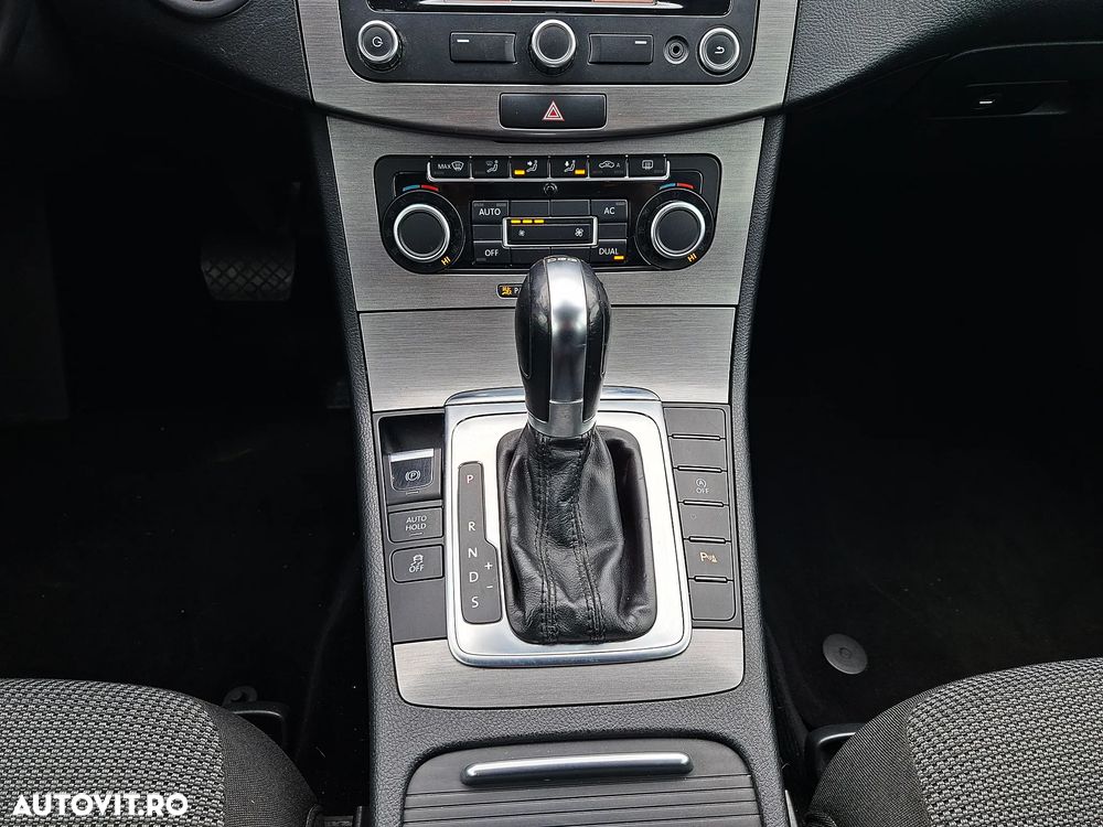 Volkswagen Passat 2.0 TDI BlueMotion Technology DSG Highline - 11