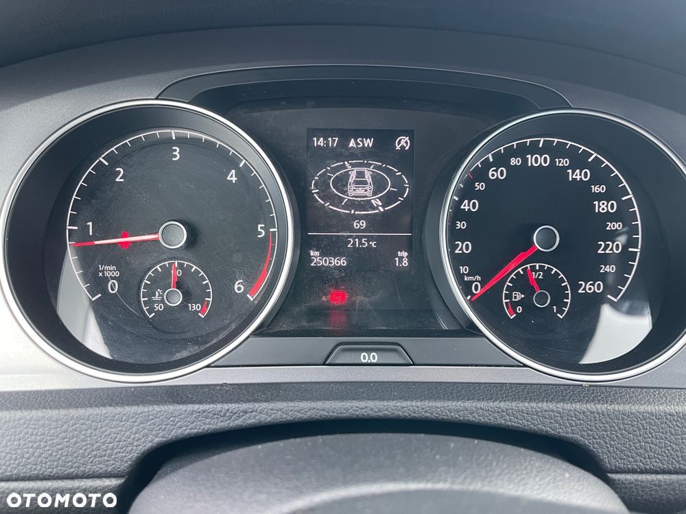 Volkswagen Golf 1.6 TDI BlueMotion Technology Lounge - 17