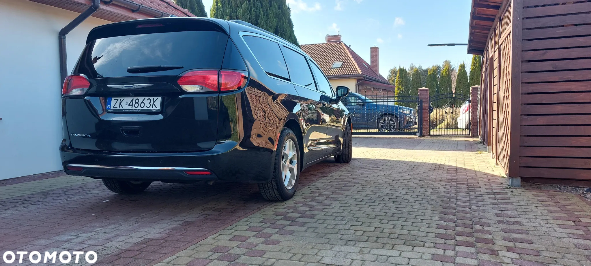 Chrysler Pacifica - 6