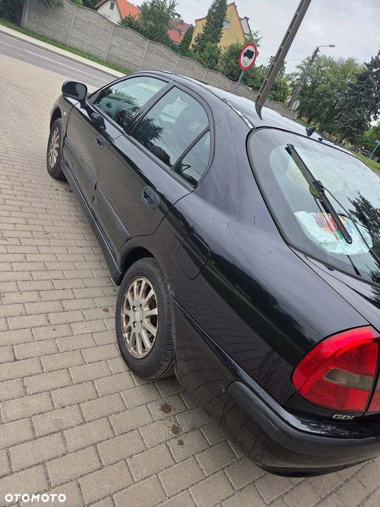 Mitsubishi Carisma 1.8 GDI Comfort - 3
