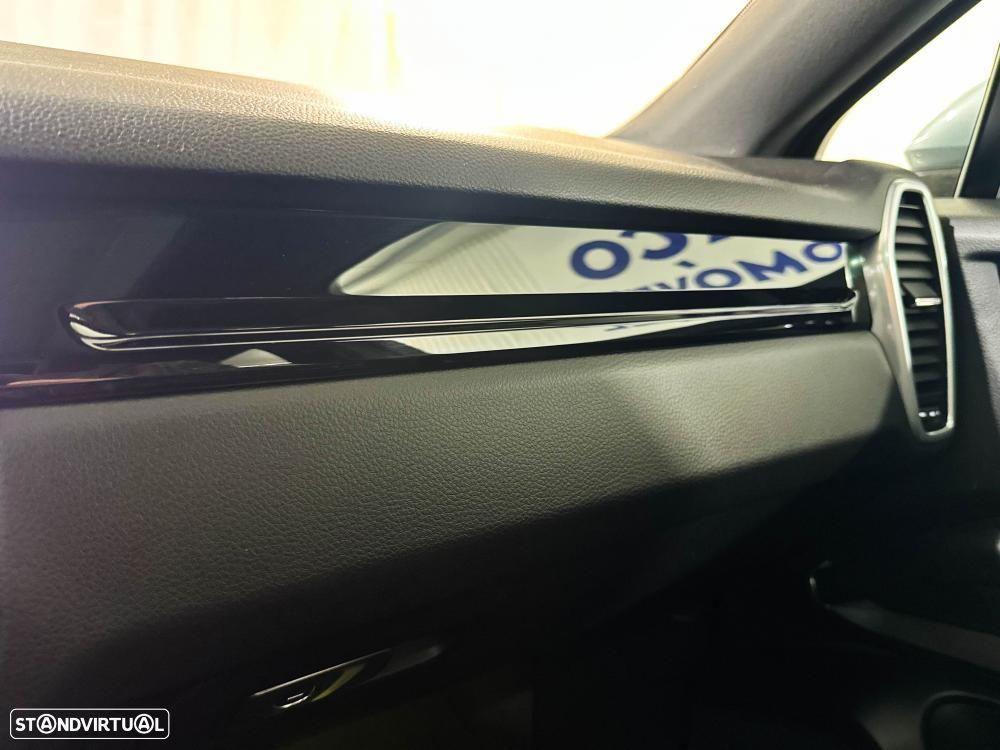 Porsche Cayenne Coupé E-Hybrid Platinum Edition - 42