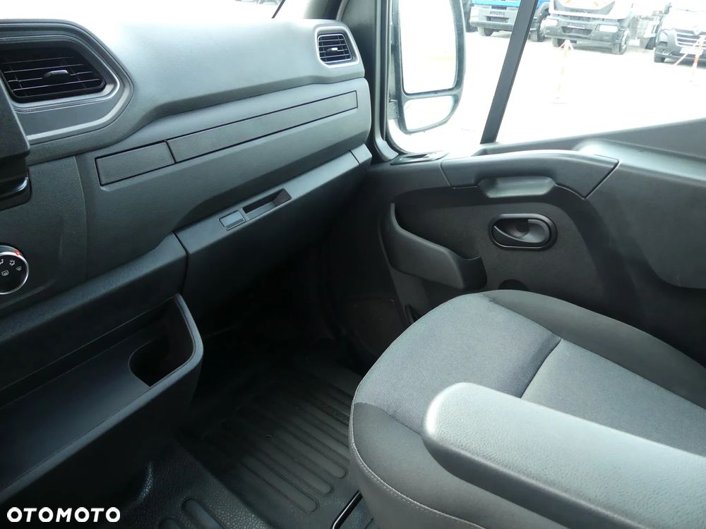 Renault MASTER / PODNOŚNIK KOSZOWY / ZWYŻKA 12M / - 28