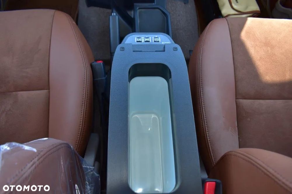 Toyota Land Cruiser - 22