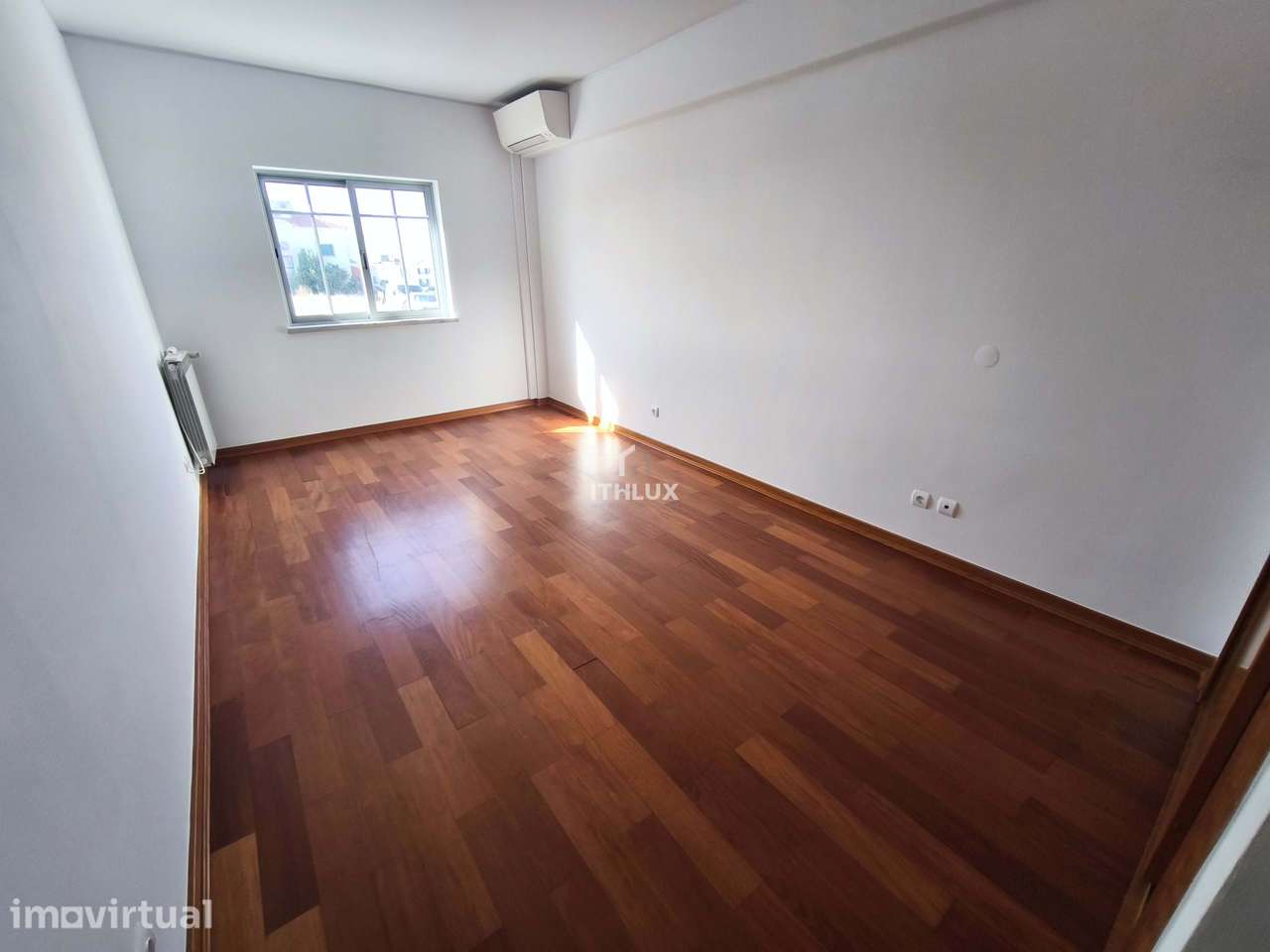 Apartamento T3 com Logradouro e Churrasqueira – Zona Calma e Familiar - Grande imagem: 3/21