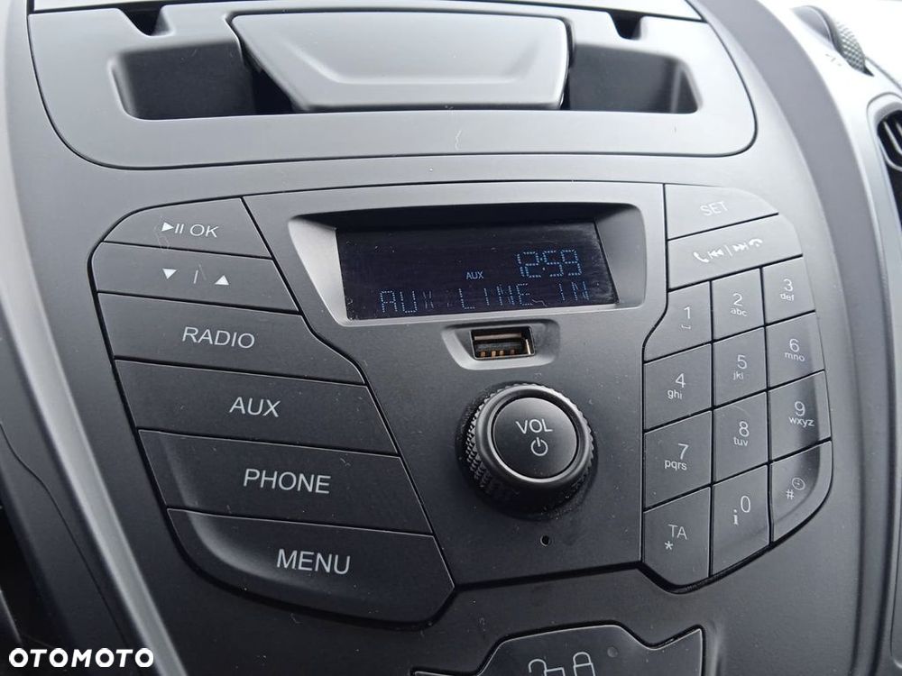 Ford Transit Courier - 16