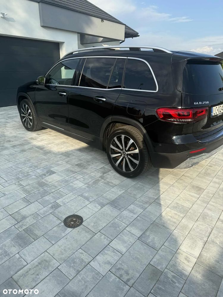 Mercedes-Benz GLB 250 4Matic 8G-DCT EDITION 2022 - 4