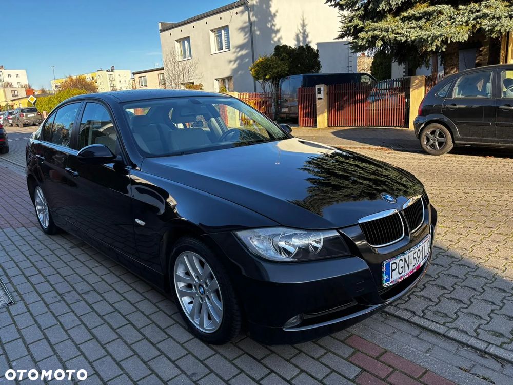 BMW Seria 3 318i - 1