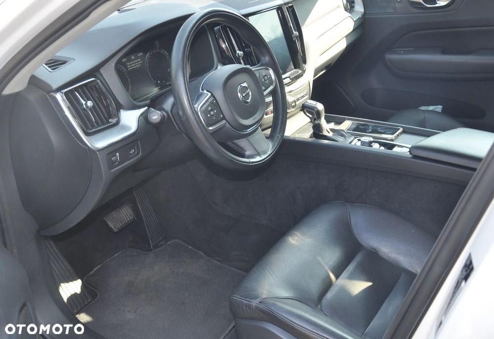 Volvo XC 60 T5 GPF AWD Momentum - 10