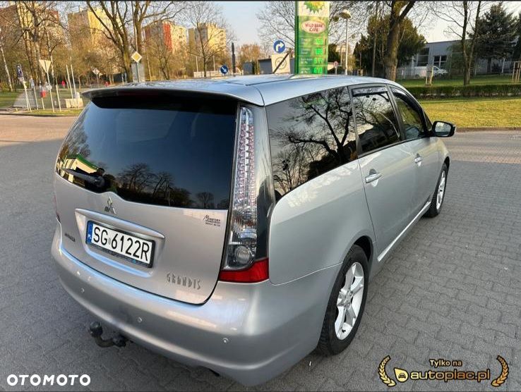 Mitsubishi Grandis - 7